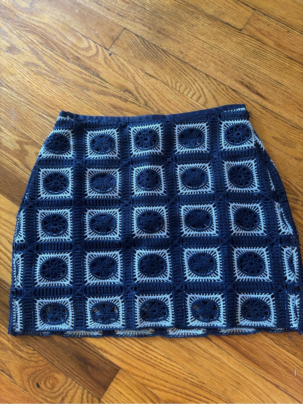Hyacinth House Tuckernuck Navy and Sky Blue Crochet Brylee Mini Skirt Small